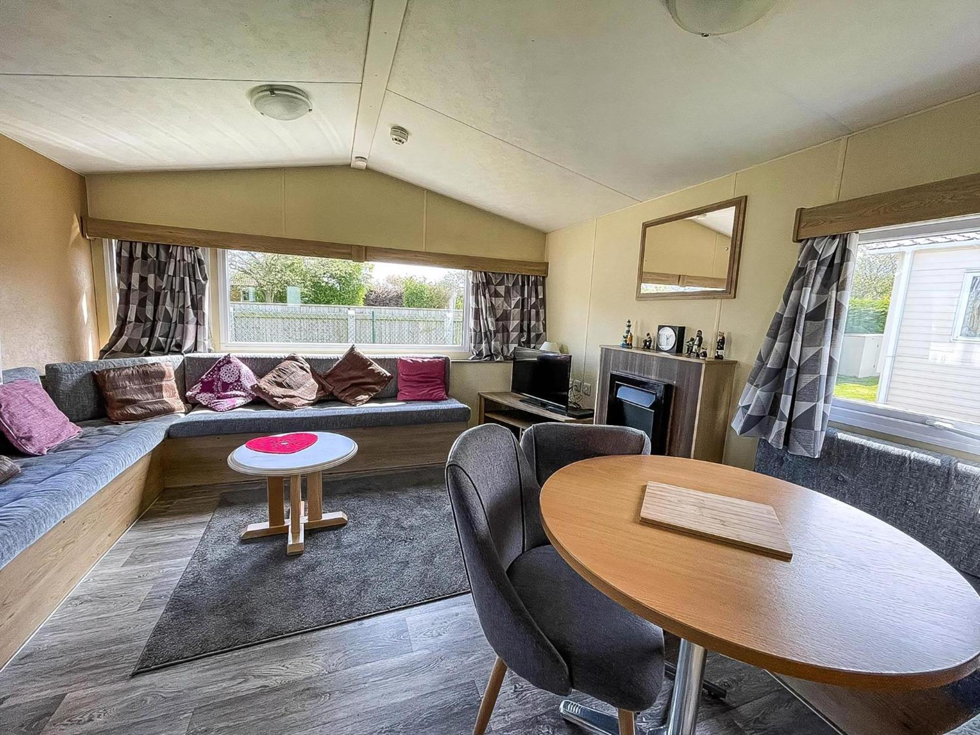 Lovely 6 Berth Caravan At Sunnydale Holiday Park Ref 35375S Louth  Exteriör bild