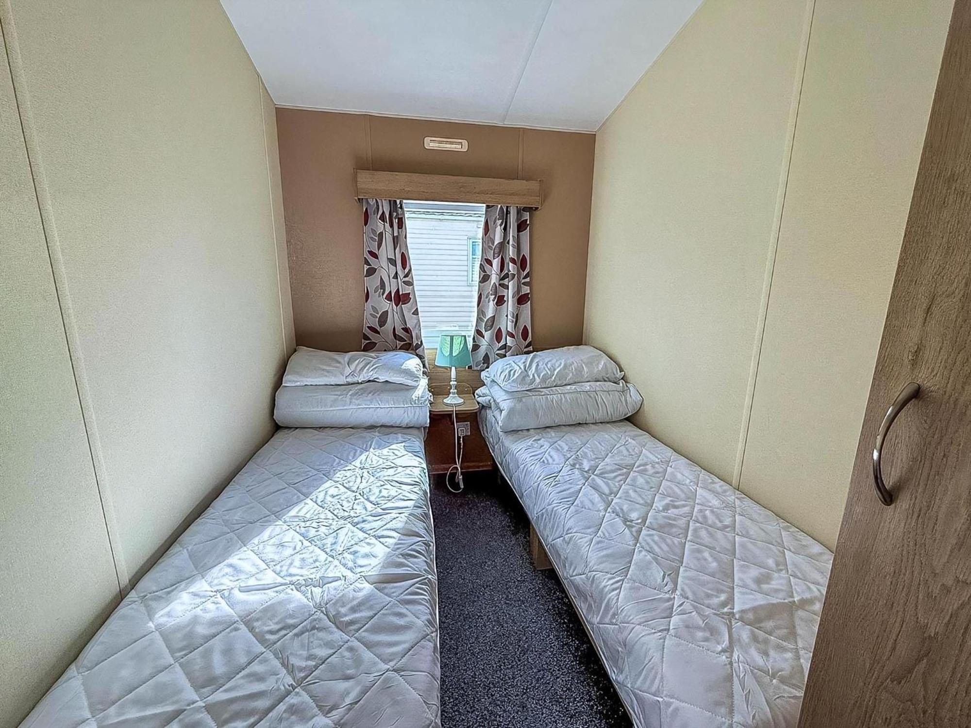 Lovely 6 Berth Caravan At Sunnydale Holiday Park Ref 35375S Louth  Exteriör bild