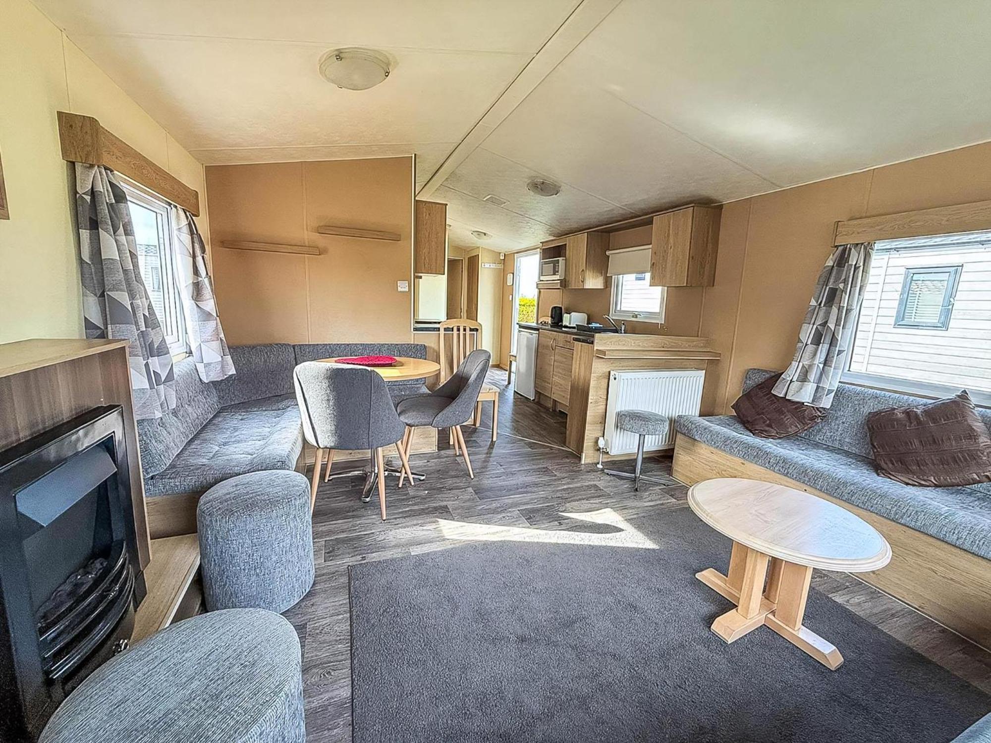 Lovely 6 Berth Caravan At Sunnydale Holiday Park Ref 35375S Louth  Exteriör bild