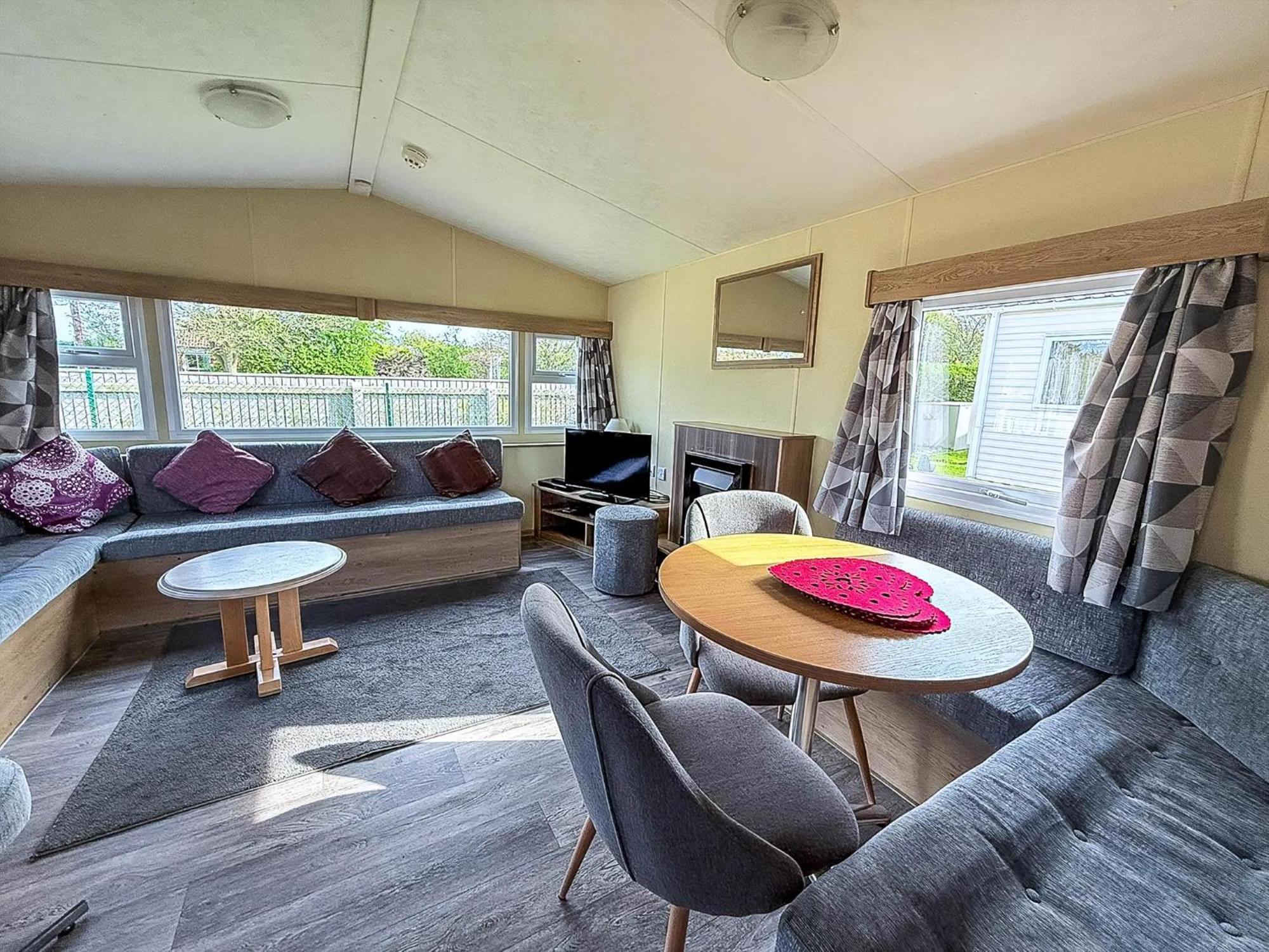 Lovely 6 Berth Caravan At Sunnydale Holiday Park Ref 35375S Louth  Exteriör bild